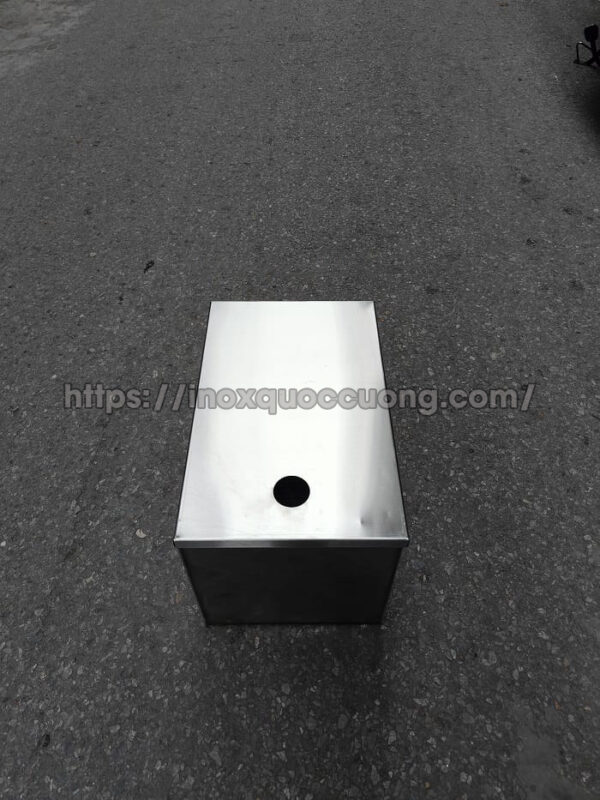 thiet-bi-bay-mo-inox-304